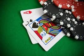 Antarmuka pertandingan sepak bola di platform kuntogel dengan statistik tim dan data pemain